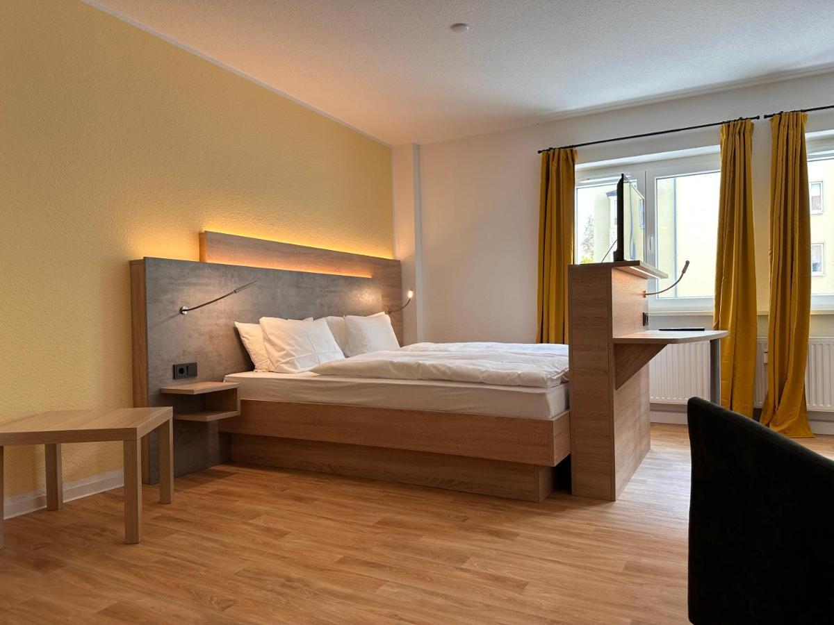 Ferienwohnungen Gaststaette Brauhaus Zwickau Gmbh Bagian luar foto